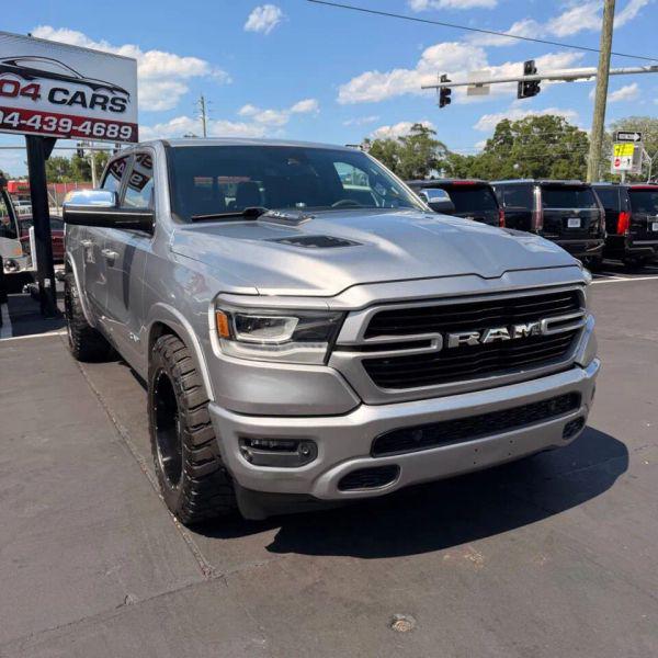 2019 Ram 1500 Laramie Crew Cab 4x4 5'7" Box