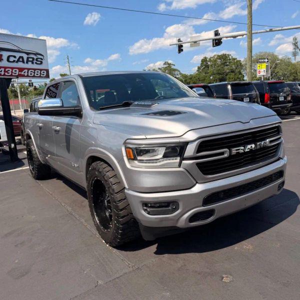 2019 Ram 1500 Laramie Crew Cab 4x4 5'7" Box