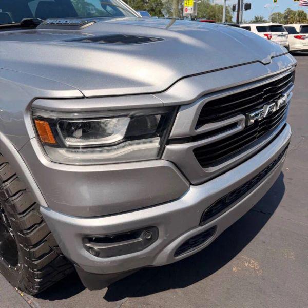 2019 Ram 1500 Laramie Crew Cab 4x4 5'7" Box