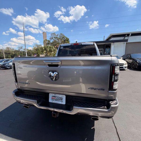 2019 Ram 1500 Laramie Crew Cab 4x4 5'7" Box