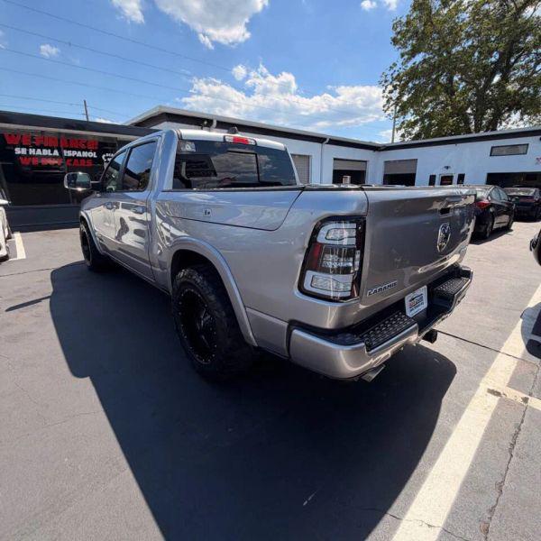 2019 Ram 1500 Laramie Crew Cab 4x4 5'7" Box