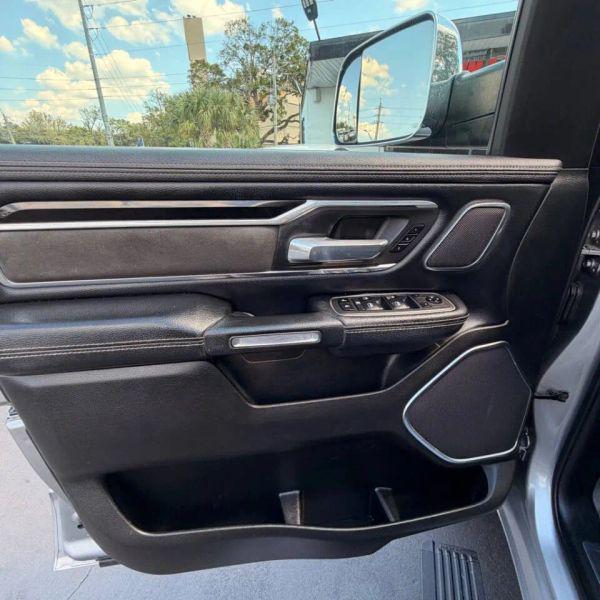 2019 Ram 1500 Laramie Crew Cab 4x4 5'7" Box