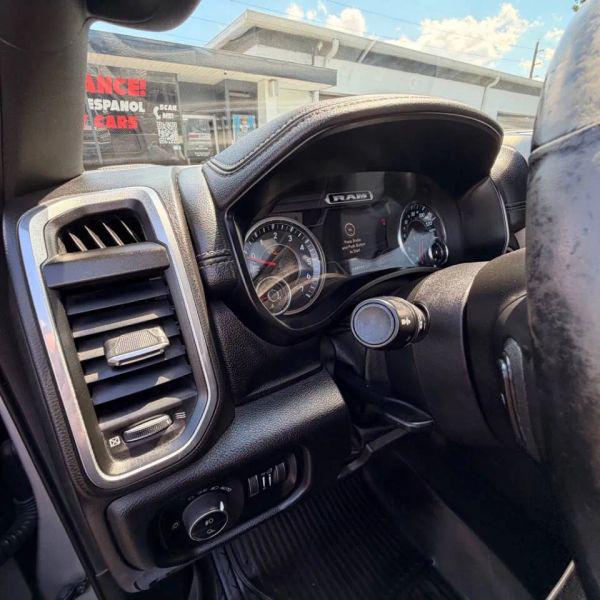 2019 Ram 1500 Laramie Crew Cab 4x4 5'7" Box