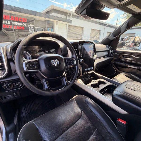 2019 Ram 1500 Laramie Crew Cab 4x4 5'7" Box