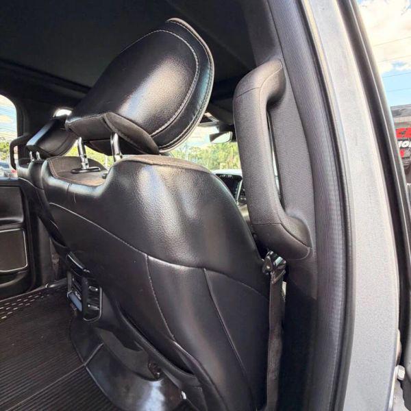 2019 Ram 1500 Laramie Crew Cab 4x4 5'7" Box