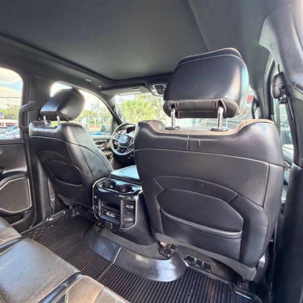2019 Ram 1500 Laramie Crew Cab 4x4 5'7" Box