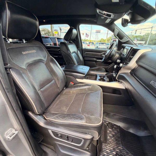 2019 Ram 1500 Laramie Crew Cab 4x4 5'7" Box