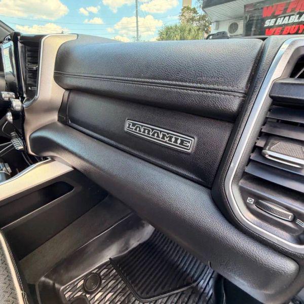 2019 Ram 1500 Laramie Crew Cab 4x4 5'7" Box