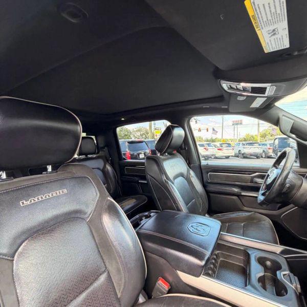 2019 Ram 1500 Laramie Crew Cab 4x4 5'7" Box