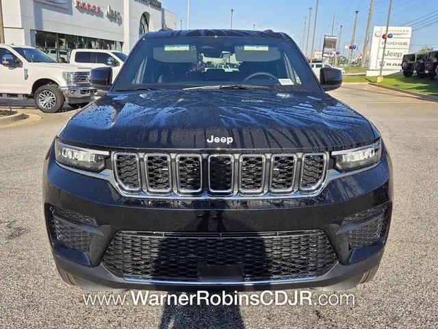 2026 Jeep Grand Cherokee Laredo 4x2