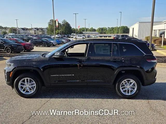 2026 Jeep Grand Cherokee Laredo 4x2
