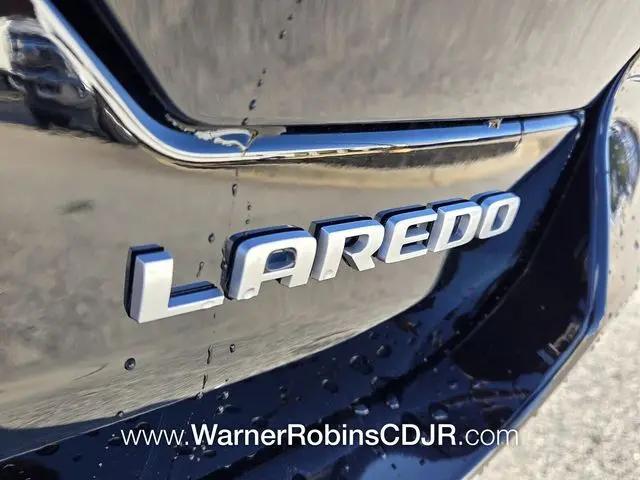 2026 Jeep Grand Cherokee Laredo 4x2