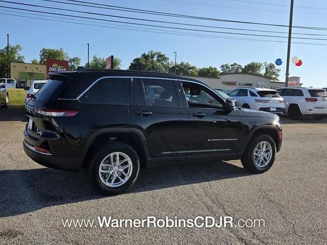 2026 Jeep Grand Cherokee Laredo 4x2