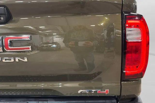 2024 GMC Canyon AT4