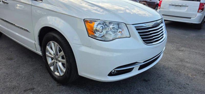 2015 Chrysler Town & Country Limited Platinum