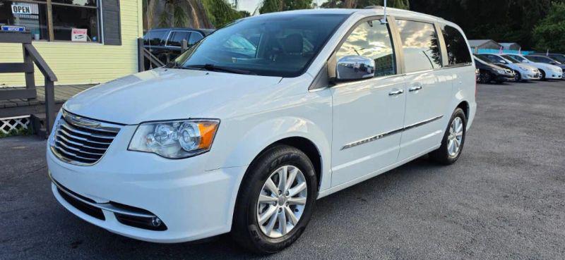 2015 Chrysler Town & Country Limited Platinum