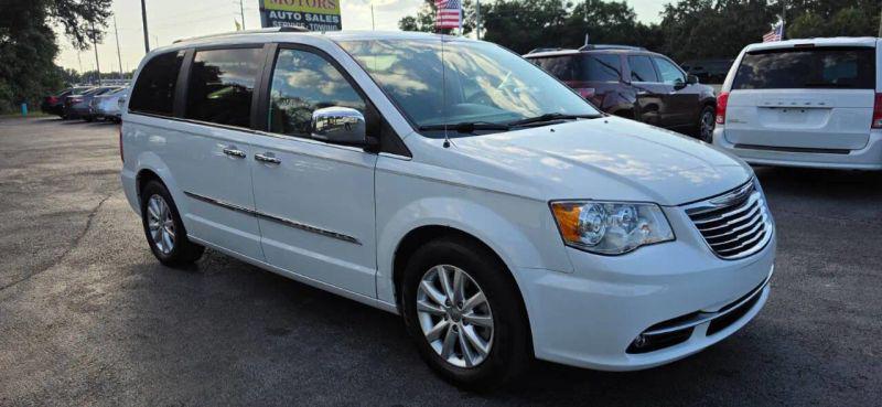 2015 Chrysler Town & Country Limited Platinum
