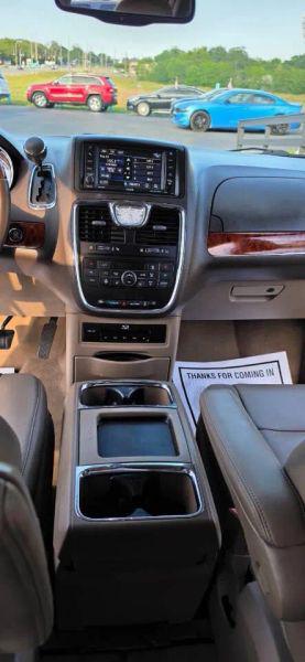2015 Chrysler Town & Country Limited Platinum