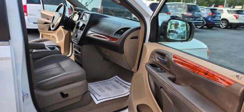 2015 Chrysler Town & Country Limited Platinum