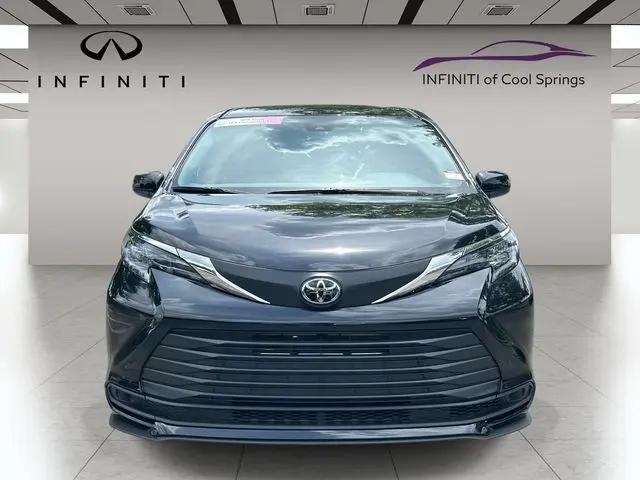 2026 Toyota Sienna LE