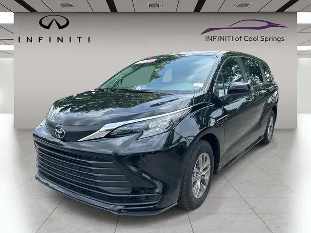 2026 Toyota Sienna LE