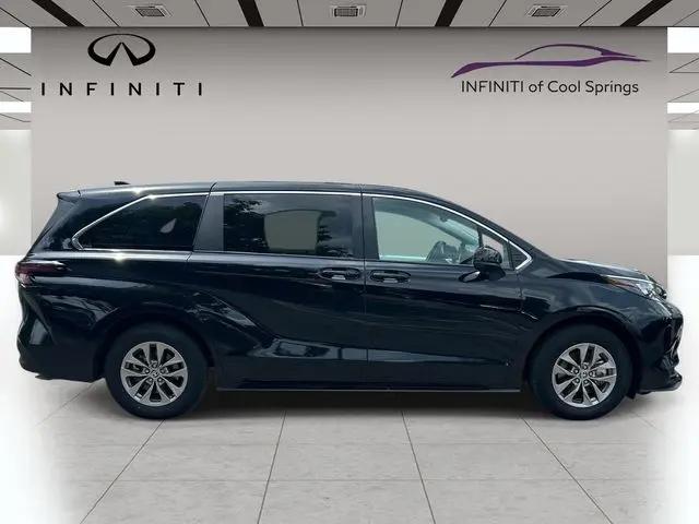 2026 Toyota Sienna LE