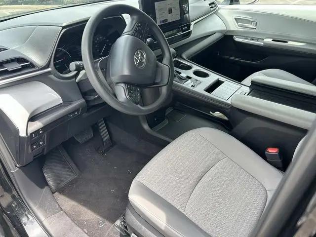 2026 Toyota Sienna LE