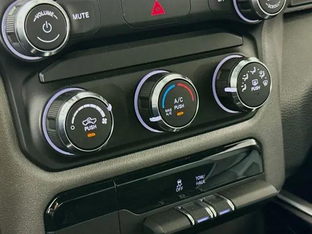 2021 Ram 1500 Big Horn Crew Cab 4x2 5'7" Box
