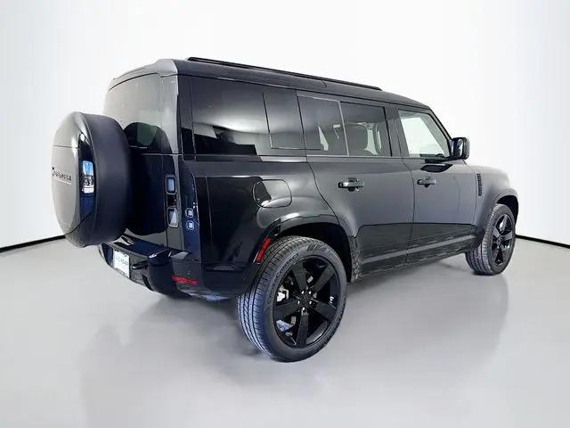 2026 Land Rover Defender P400 X-Dynamic SE