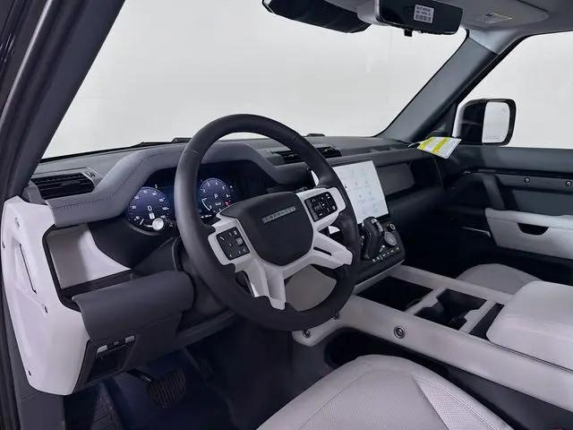 2026 Land Rover Defender P400 X-Dynamic SE