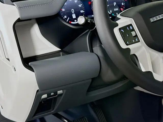 2026 Land Rover Defender P400 X-Dynamic SE