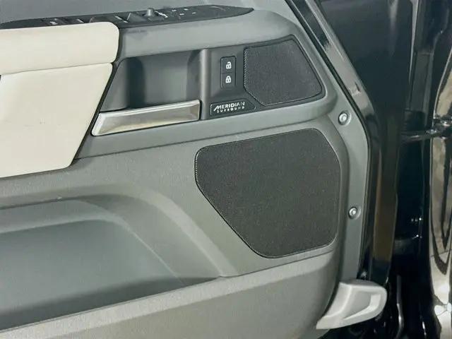 2026 Land Rover Defender P400 X-Dynamic SE