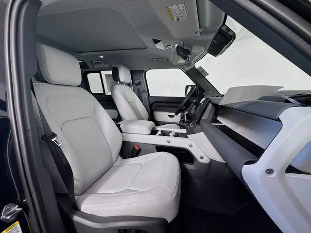 2026 Land Rover Defender P400 X-Dynamic SE
