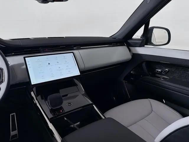 2026 Land Rover Range Rover Sport P400 Dynamic SE