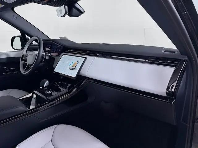 2026 Land Rover Range Rover Sport P400 Dynamic SE