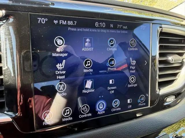 2017 Chrysler Pacifica Touring-L