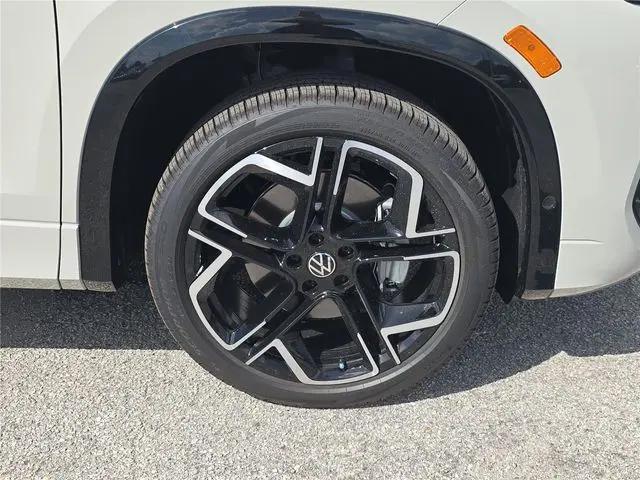 2026 Volkswagen Tiguan SEL R-Line Turbo