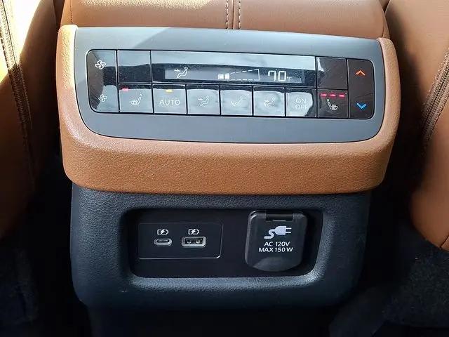 2025 Nissan Pathfinder Platinum 4WD