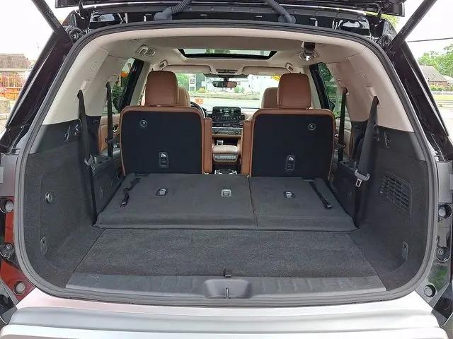 2025 Nissan Pathfinder Platinum 4WD