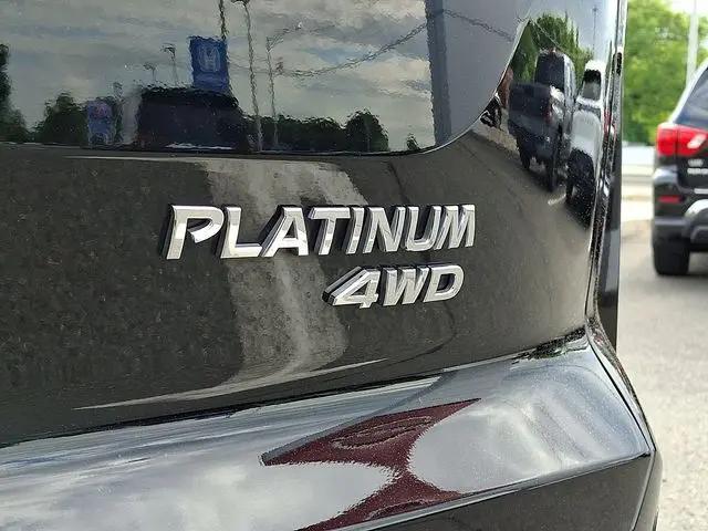 2025 Nissan Pathfinder Platinum 4WD