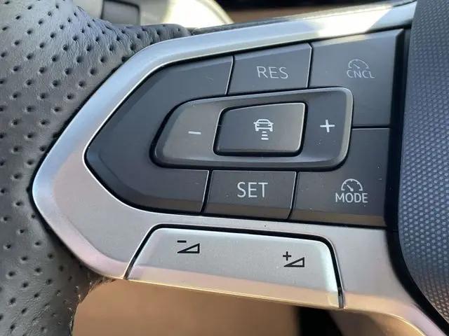 2026 Volkswagen Tiguan SEL R-Line Turbo