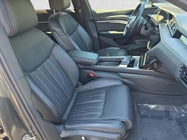 2019 Audi e-tron Premium Plus