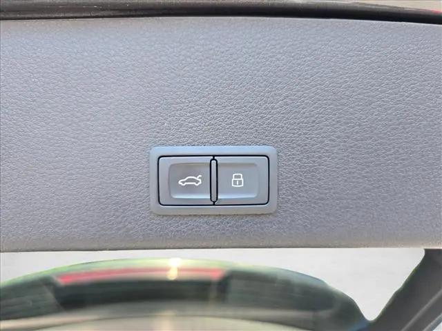 2019 Audi e-tron Premium Plus