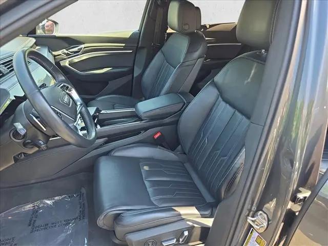 2019 Audi e-tron Premium Plus