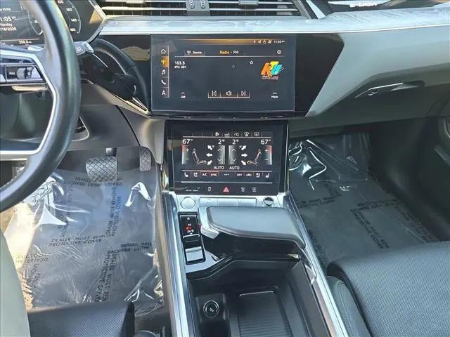 2019 Audi e-tron Premium Plus