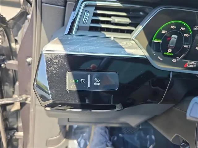 2019 Audi e-tron Premium Plus