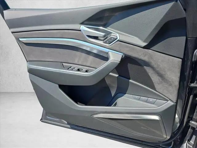2019 Audi e-tron Premium Plus