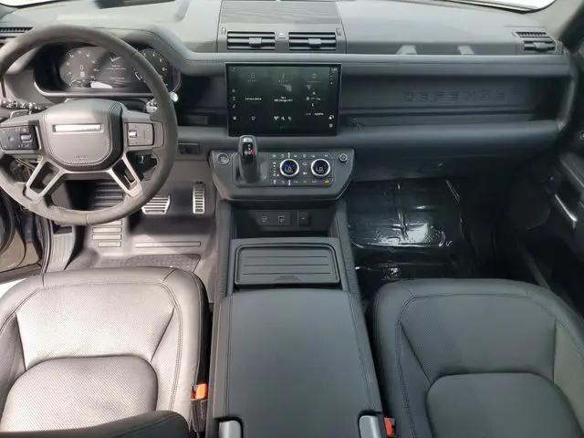2024 Land Rover Defender 90 P525 V8