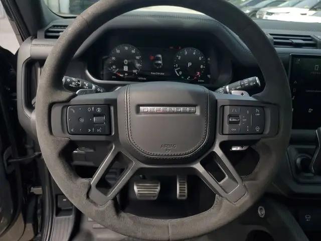 2024 Land Rover Defender 90 P525 V8