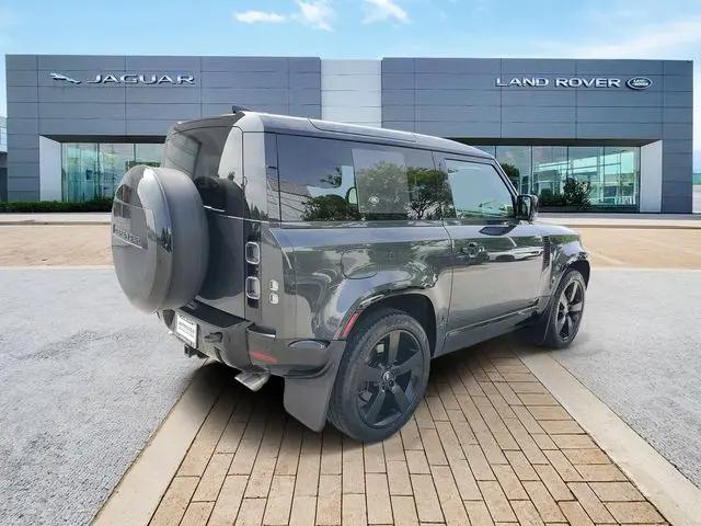 2024 Land Rover Defender 90 P525 V8